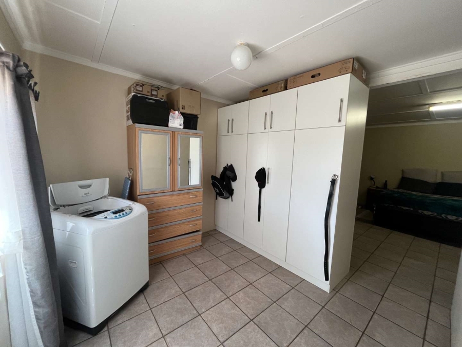 5 Bedroom Property for Sale in Die Rand Northern Cape